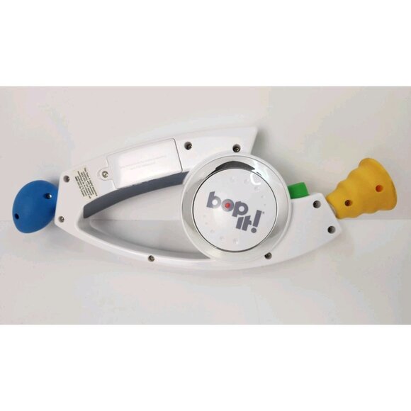 Hasbro Bop It 2008 Original Electronic Game Pull Twist Bop Handheld Toy Tested - Picture 4 of 6